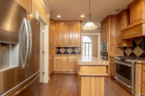 Kitchen - 823 Colonial, Bryant, AR 72022 photo 4 of 4