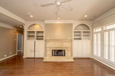 Living - 823 Colonial, Bryant, AR 72022 photo 2 of 6