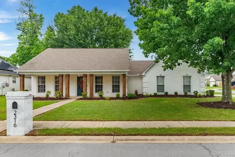 Exterior - 2316 Bridgewater Rd, Bryant, AR 72022 photo 1 of 15
