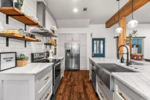 Kitchen - 2316 Bridgewater Rd, Bryant, AR 72022 photo 8 of 10