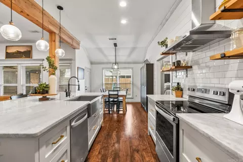 Kitchen - 2316 Bridgewater Rd, Bryant, AR 72022 photo 5 of 10