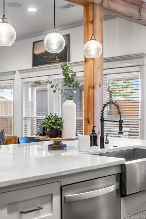 Kitchen - 2316 Bridgewater Rd, Bryant, AR 72022 photo 6 of 10