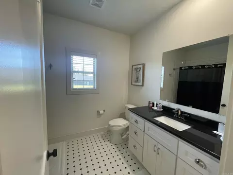 Bath - 907 Sinclair Ct, Searcy, AR 72143 photo 7 of 9