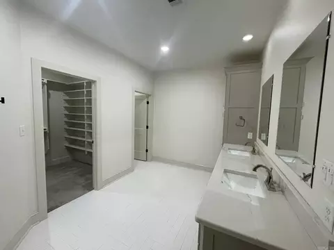 Bath - 907 Sinclair Ct, Searcy, AR 72143 photo 5 of 9