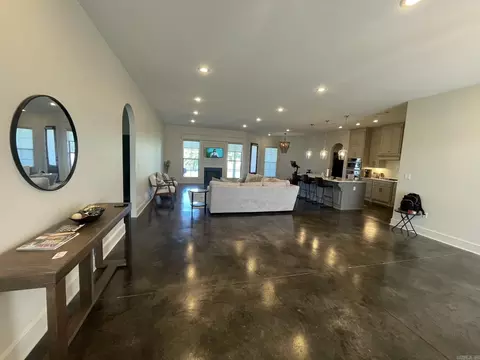 Entry Way - 907 Sinclair Ct, Searcy, AR 72143 photo 1 of 3