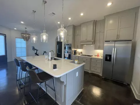 Kitchen - 907 Sinclair Ct, Searcy, AR 72143 photo 3 of 3