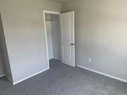 Bedroom - 5017 Windflower Cv, Alexander, AR 72002 photo 2 of 5