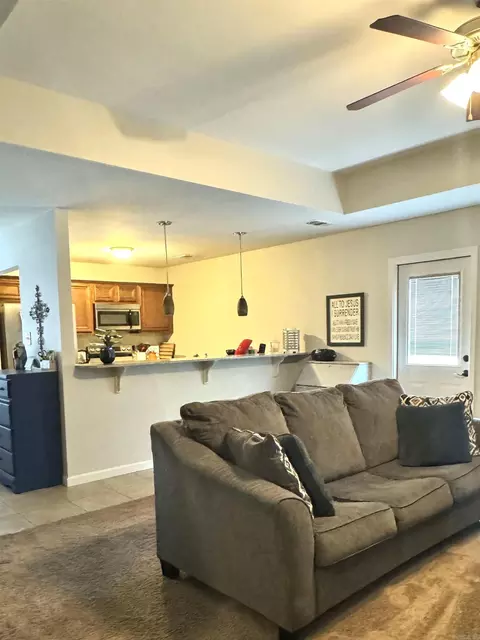 Living - 607 Westgate Cv, Alexander, AR 72002 photo 2 of 5