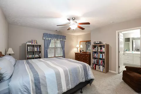 Bedroom - 8815 Crossroads, Benton, AR 72015 photo 5 of 7