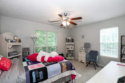 Bedroom - 8815 Crossroads, Benton, AR 72015 photo 3 of 7