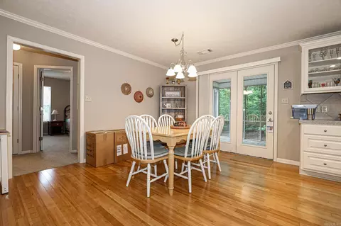 Dining - 8815 Crossroads, Benton, AR 72015 photo 2 of 2