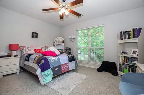 Bedroom - 8815 Crossroads, Benton, AR 72015 photo 4 of 7
