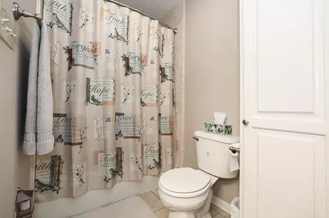 Bath - 8815 Crossroads, Benton, AR 72015 photo 2 of 4