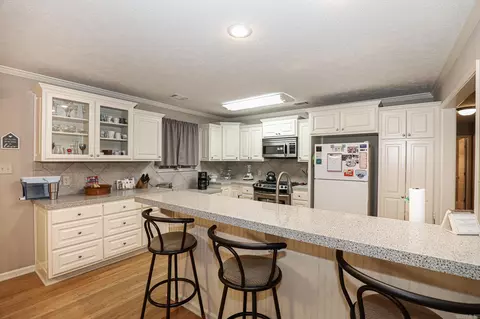 Kitchen - 8815 Crossroads, Benton, AR 72015 photo 1 of 4