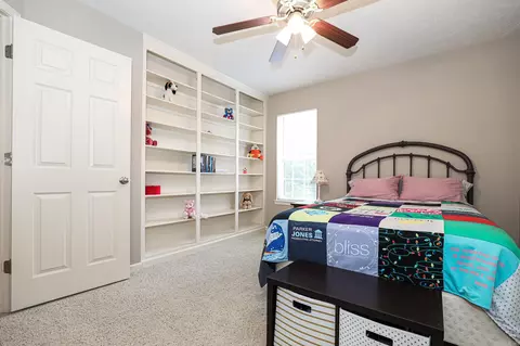 Bedroom - 8815 Crossroads, Benton, AR 72015 photo 2 of 7
