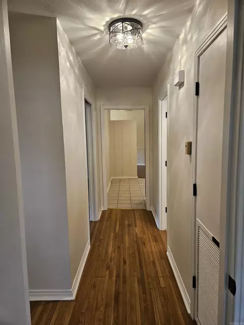 Entry Way - 12 Marshall Dr, Searcy, AR 72143 photo 4 of 5