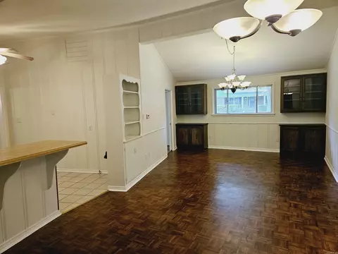 Living - 12 Marshall Dr, Searcy, AR 72143 photo 2 of 8