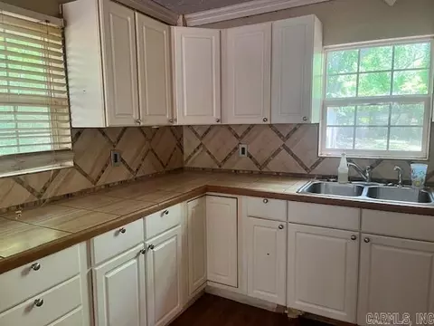 Kitchen - 819 Cherry, Malvern, AR 72104 photo 2 of 3