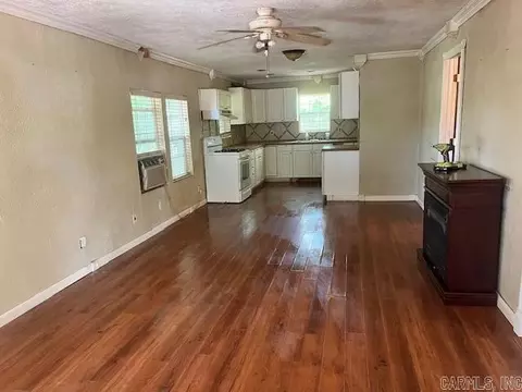 Living - 819 Cherry, Malvern, AR 72104 photo 1 of 1