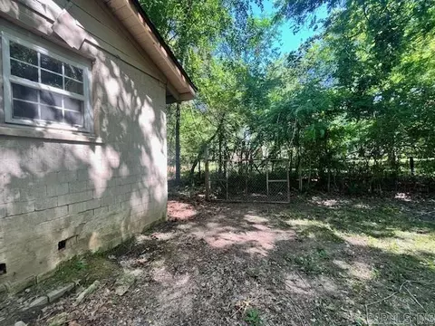 Exterior - 819 Cherry, Malvern, AR 72104 photo 1 of 2