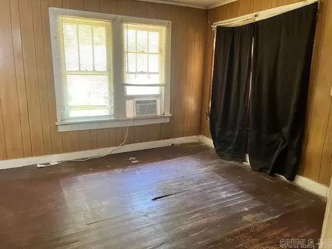 Bedroom - 819 Cherry, Malvern, AR 72104 photo 2 of 3