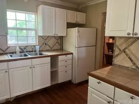 Kitchen - 819 Cherry, Malvern, AR 72104 photo 1 of 3