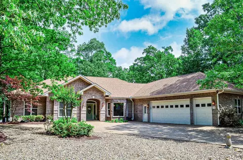 29 Granada Dr, Hot Springs Village, AR 71909