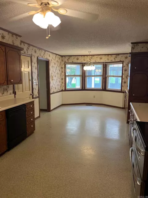 504 W College St, Beebe, AR 72012 photo 9