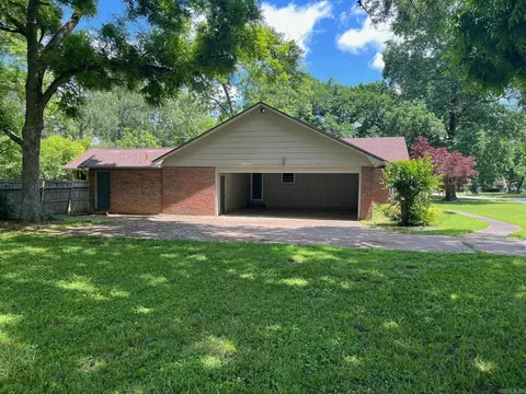 504 W College St, Beebe, AR 72012 photo 3