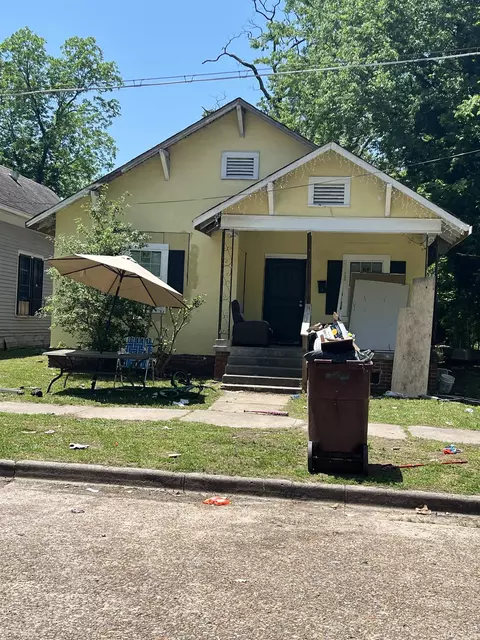 1304 S Oak St, Pine Bluff, AR 71603 photo 1