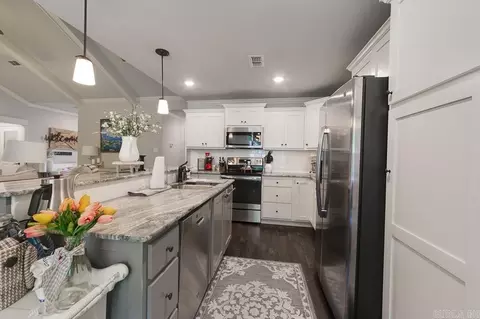 Kitchen - 320 Austin Creek Dr, Austin, AR 72007 photo 4 of 9