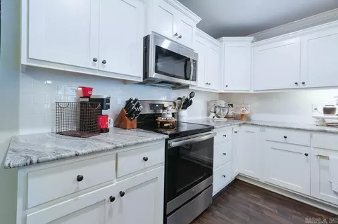 Kitchen - 320 Austin Creek Dr, Austin, AR 72007 photo 1 of 9