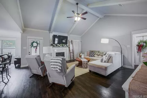 Living - 320 Austin Creek Dr, Austin, AR 72007 photo 2 of 5