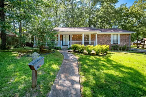 18402 Fawn Tree Dr, Little Rock, AR 72210
