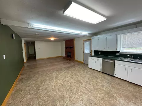 Living - 107 Campbell Dr, Beebe, AR 72012 photo 2 of 3