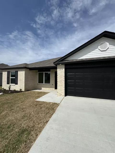 135 Angel Cir, Beebe, AR 72012 photo 1