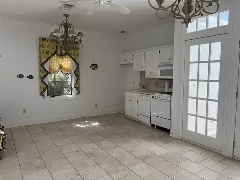 Kitchen - 6925 Middle Warren Rd, Pine Bluff, AR 71603 photo 1 of 3