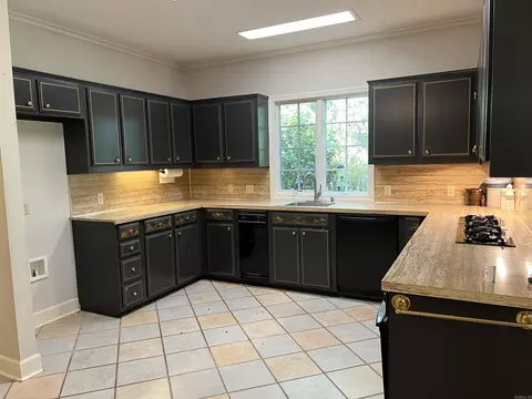 Kitchen - 6925 Middle Warren Rd, Pine Bluff, AR 71603 photo 3 of 3