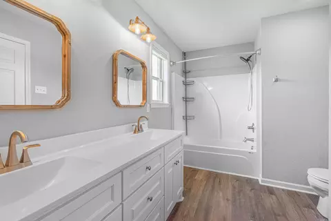 Bath - 124 Greg Sneed Dr, Quitman, AR 72131 photo 1 of 2