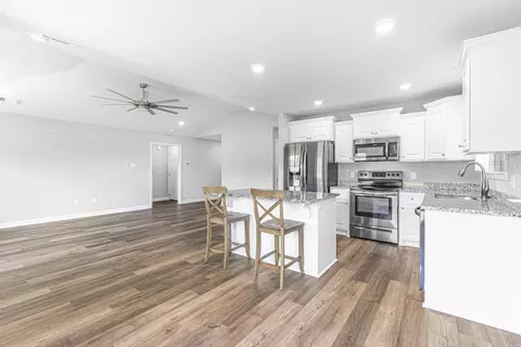 Kitchen - 124 Greg Sneed Dr, Quitman, AR 72131 photo 2 of 2
