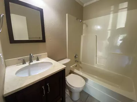 Bath - 36 Windfield Cir, Trumann, AR 72472 photo 2 of 2