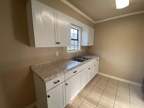 Kitchen - 36 Windfield Cir, Trumann, AR 72472 photo 3 of 3