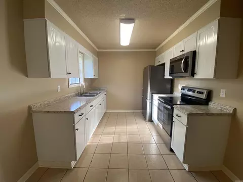 Kitchen - 36 Windfield Cir, Trumann, AR 72472 photo 1 of 3