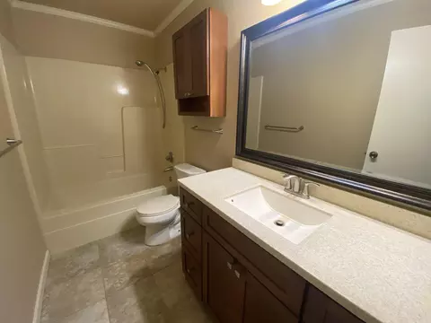Bath - 36 Windfield Cir, Trumann, AR 72472 photo 1 of 2