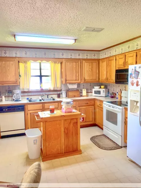 204 E Shields St, Warren, AR 71671 photo 3