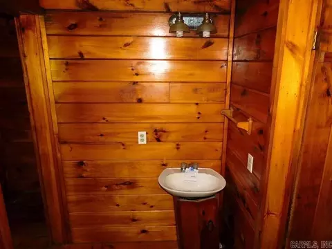 Bath - 160 Baffle Ln, Bismarck, AR 71929 photo 3 of 3