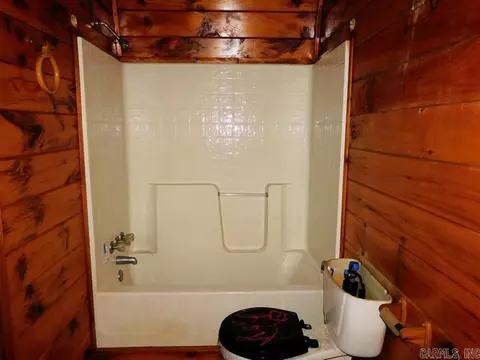 Bath - 160 Baffle Ln, Bismarck, AR 71929 photo 2 of 3