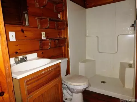 Bath - 160 Baffle Ln, Bismarck, AR 71929 photo 1 of 3