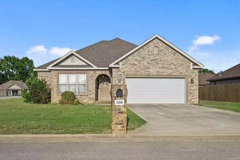 500 Samuel Loyce Dr, Searcy, AR 72143