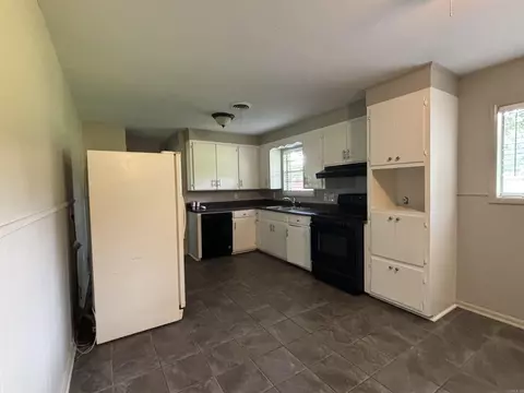 12 Meadowbrook Dr, Conway, AR 72032 photo 2
